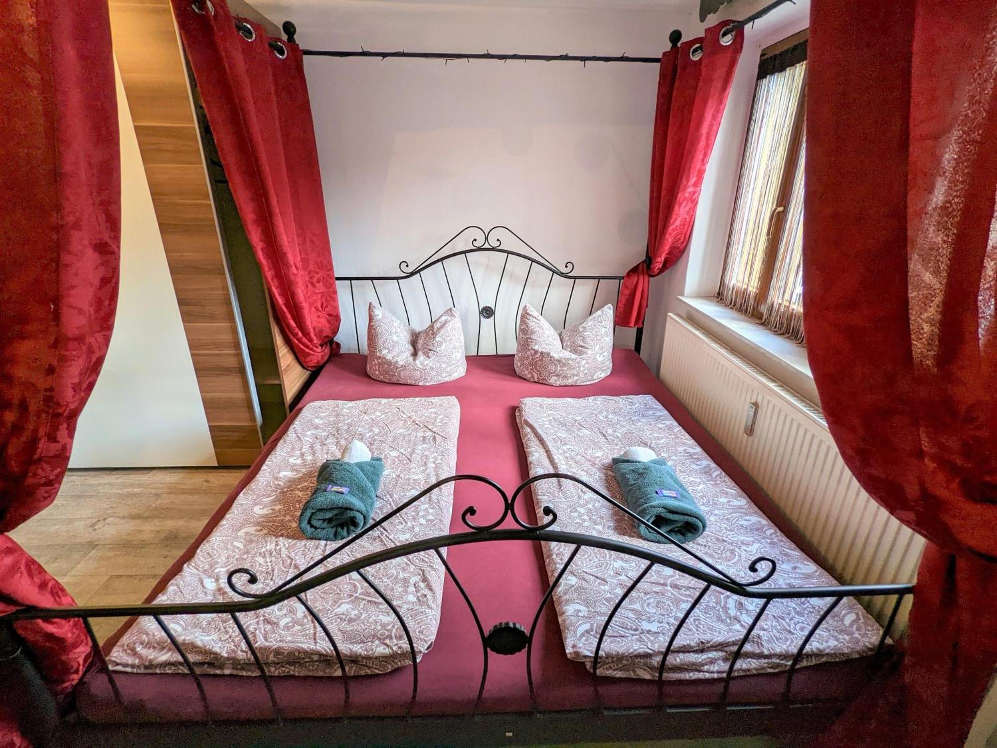 Ut - Urlaubsmagie - Urlaubstraum Mit Whirlpool, Pool & Sauna Зебниц Экстерьер фото